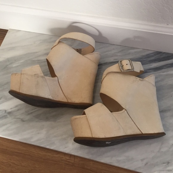 VERA Wang Rosalyn Two Band Wedge Sandals - Picture 3 of 5